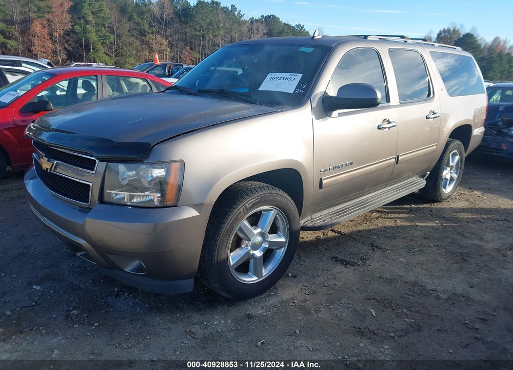 2014 CHEVROLET SUBURBAN 1500 LT VIN: 1GNSKJE74ER144028