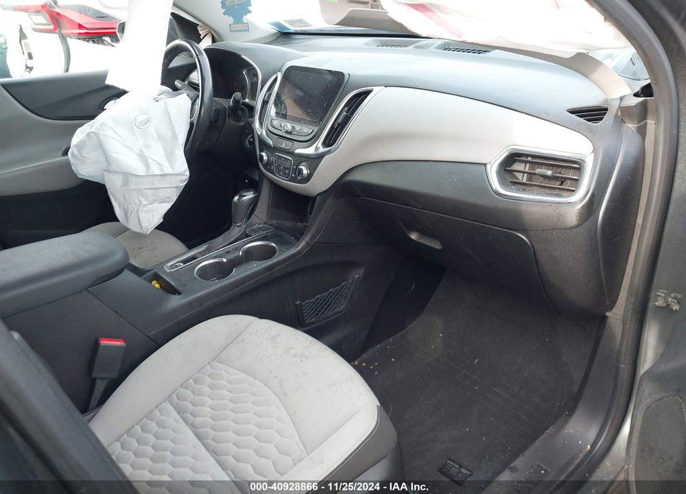 2019 CHEVROLET EQUINOX LT VIN: 2GNAXUEVXK6108381