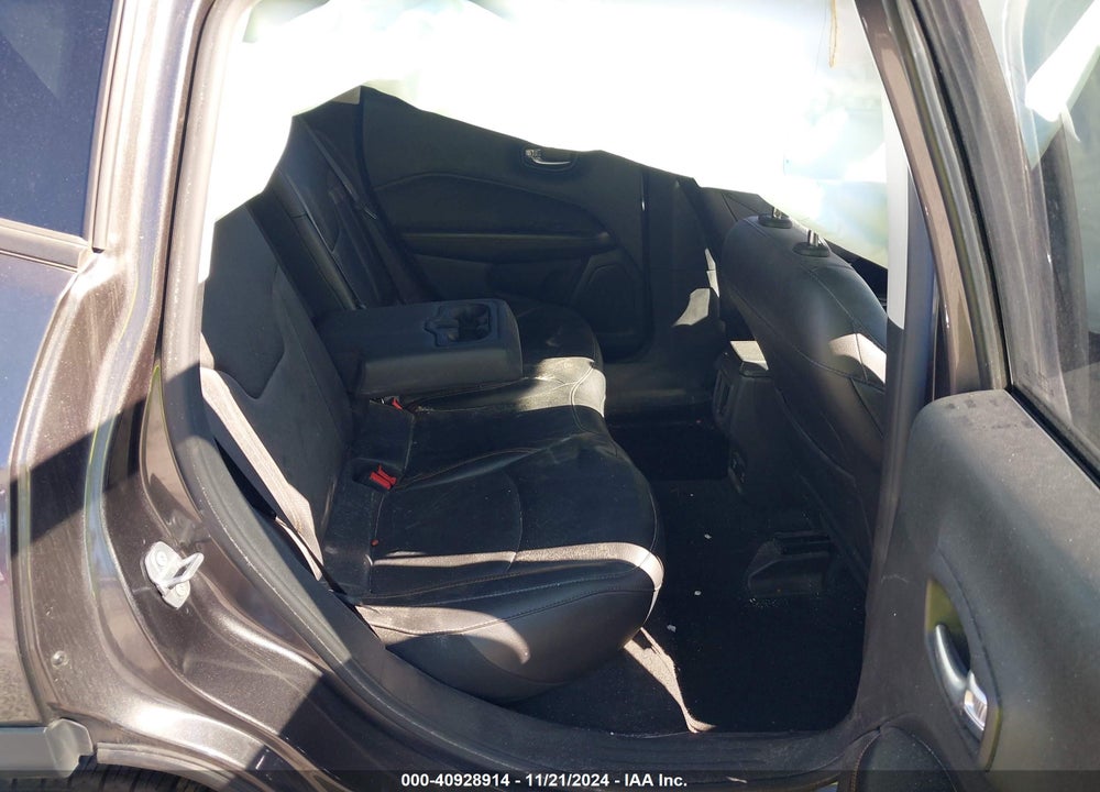 2019 JEEP COMPASS LIMITED VIN: 3C4NJCCB6KT782148