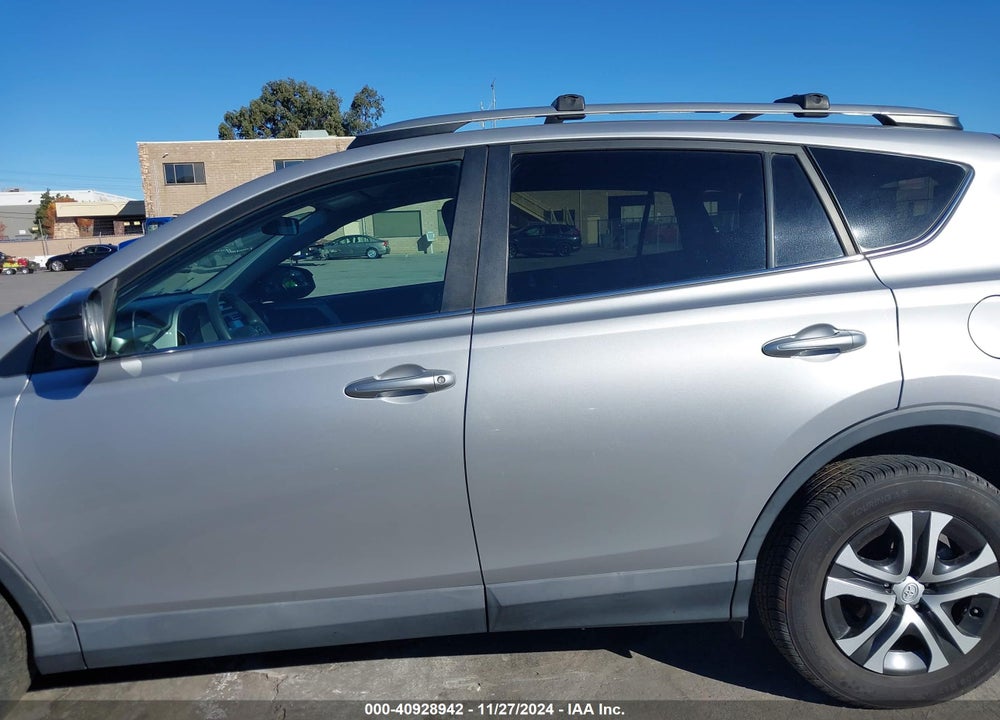 2017 TOYOTA RAV4 LE VIN: 2T3ZFREV1HW346256