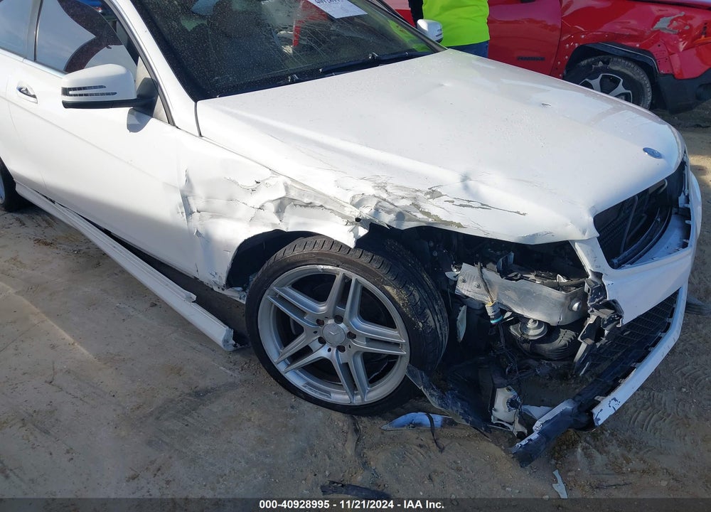 2013 MERCEDES-BENZ C 250 VIN: WDDGJ4HBXDF958791