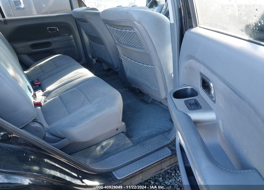 2006 HONDA PILOT EX VIN: 2HKYF18476H503826