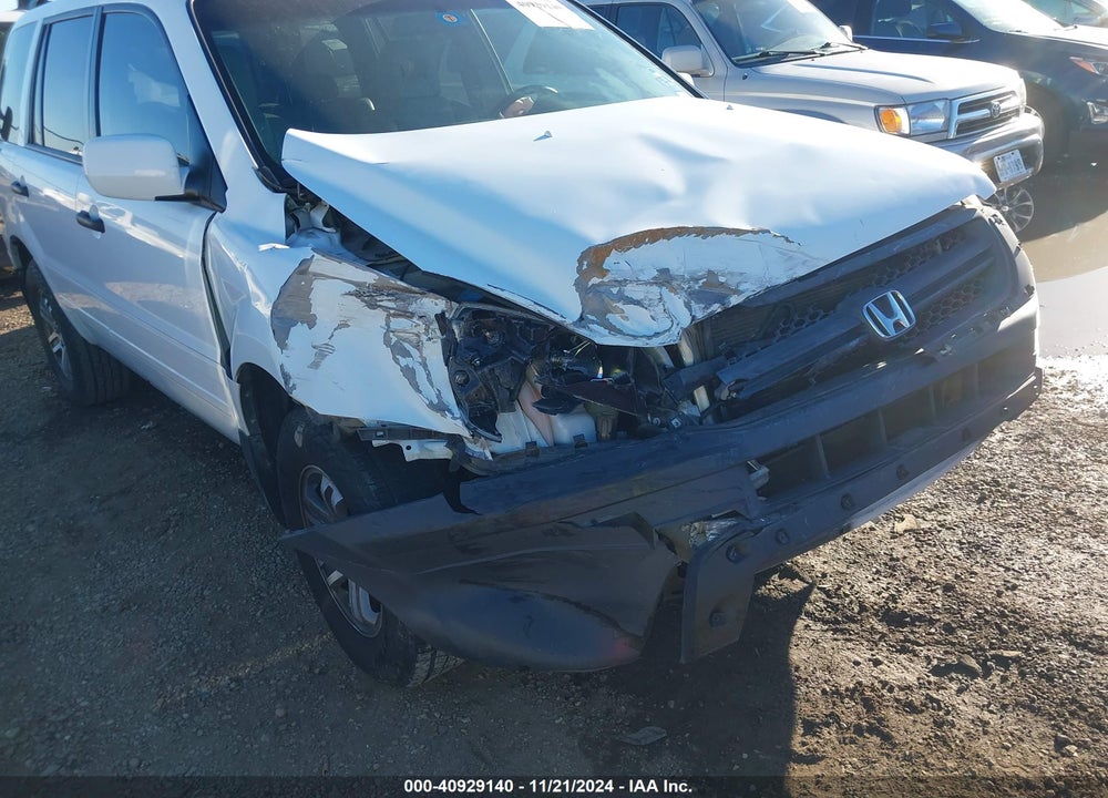 2005 HONDA PILOT EX-L VIN: 5FNYF18595B012437