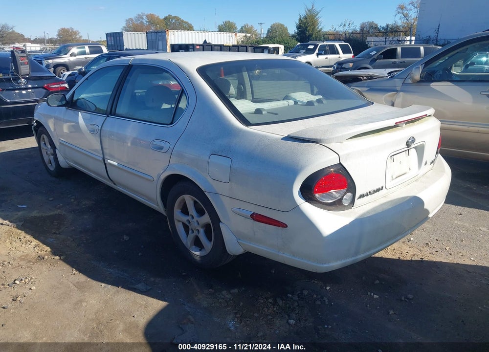 2001 NISSAN MAXIMA SE VIN: JN1CA31D71T835528