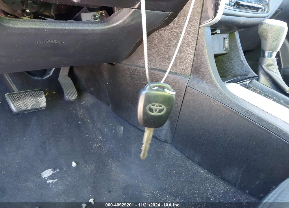 2019 TOYOTA COROLLA LE VIN: 5YFBURHE5KP921933