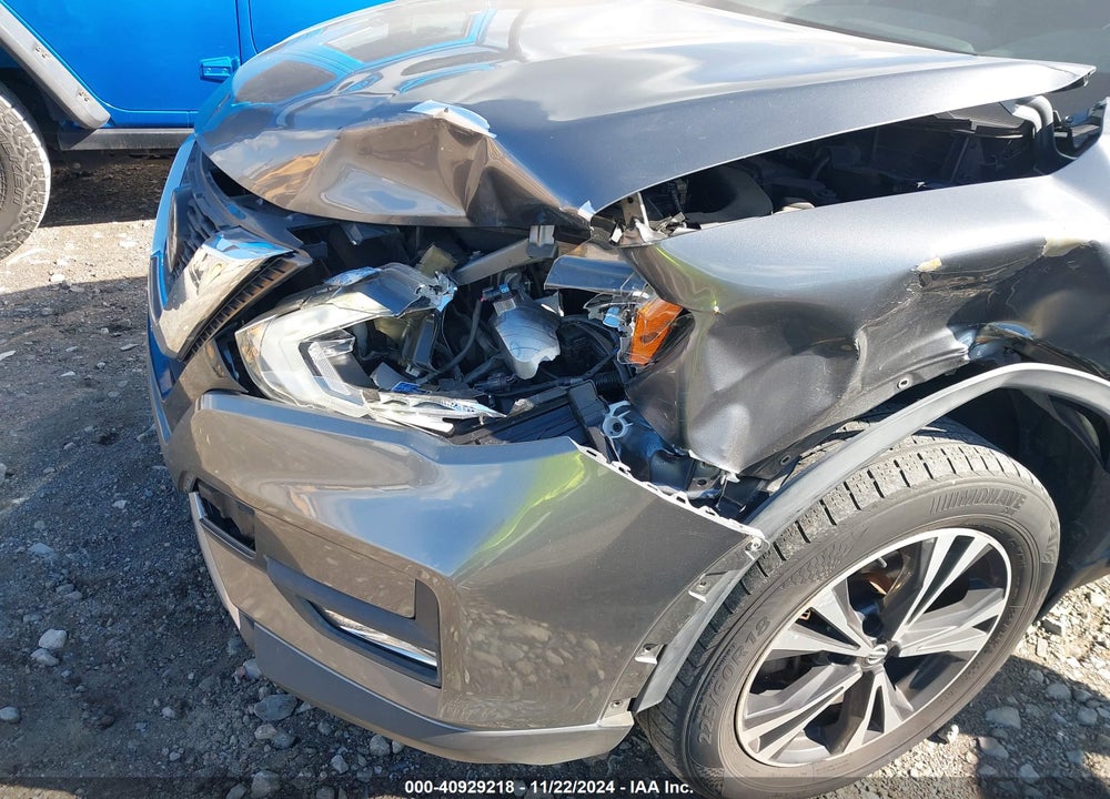 2019 NISSAN ROGUE SV VIN: JN8AT2MT8KW269086