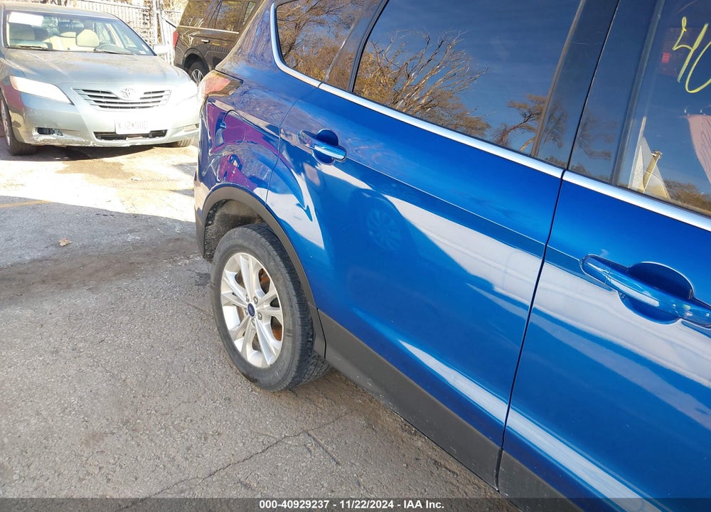 2017 FORD ESCAPE SE VIN: 1FMCU0GD3HUB96185