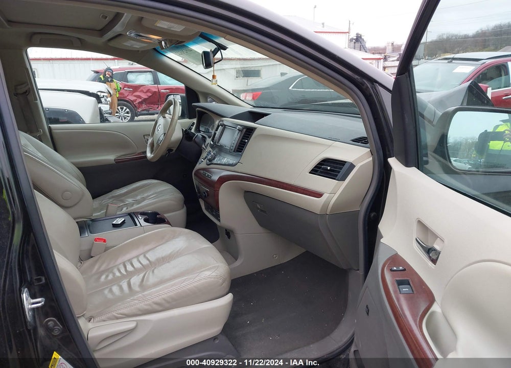 2011 TOYOTA SIENNA XLE LIMITED VIN: 5TDYK3DC7BS011788