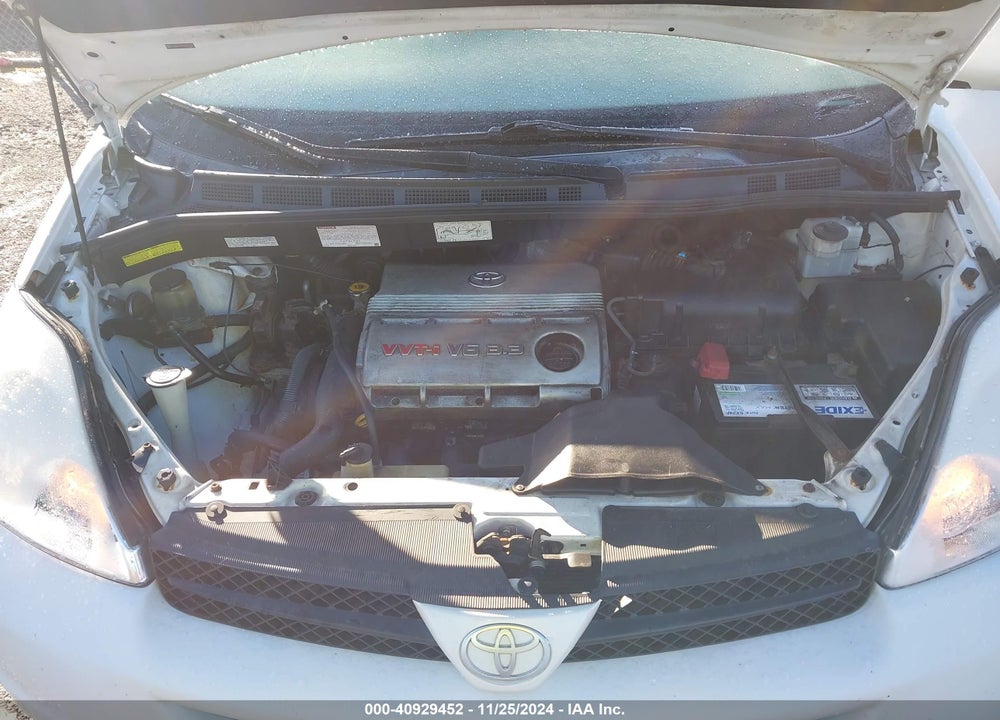 2005 TOYOTA SIENNA XLE VIN: 5TDBA22CX5S031141