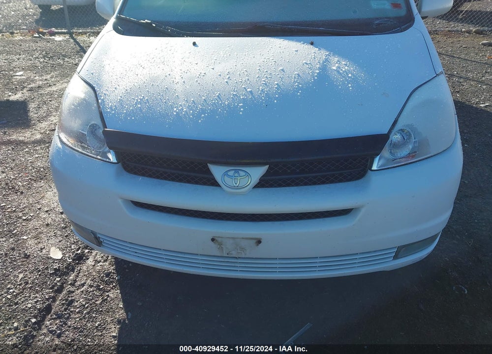 2005 TOYOTA SIENNA XLE VIN: 5TDBA22CX5S031141