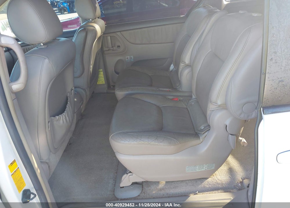 2005 TOYOTA SIENNA XLE VIN: 5TDBA22CX5S031141