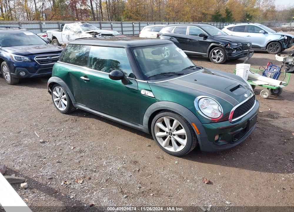 2012 MINI COOPER S VIN: WMWSV3C52CT387072