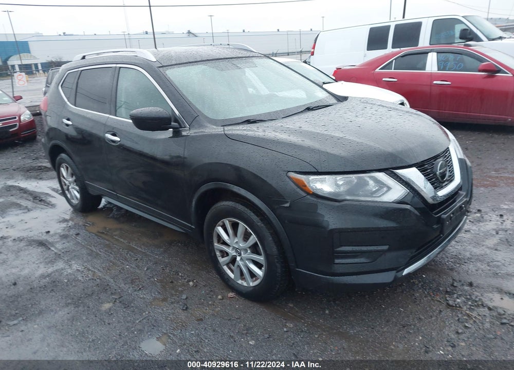 2018 NISSAN ROGUE SV VIN: KNMAT2MV2JP560558