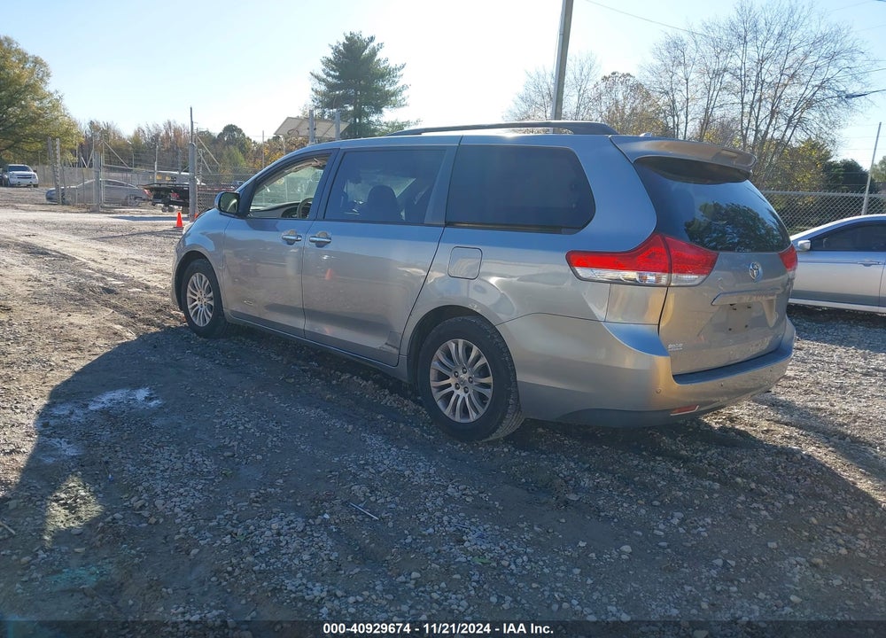 2011 TOYOTA SIENNA XLE LIMITED VIN: 5TDYK3DC0BS053221