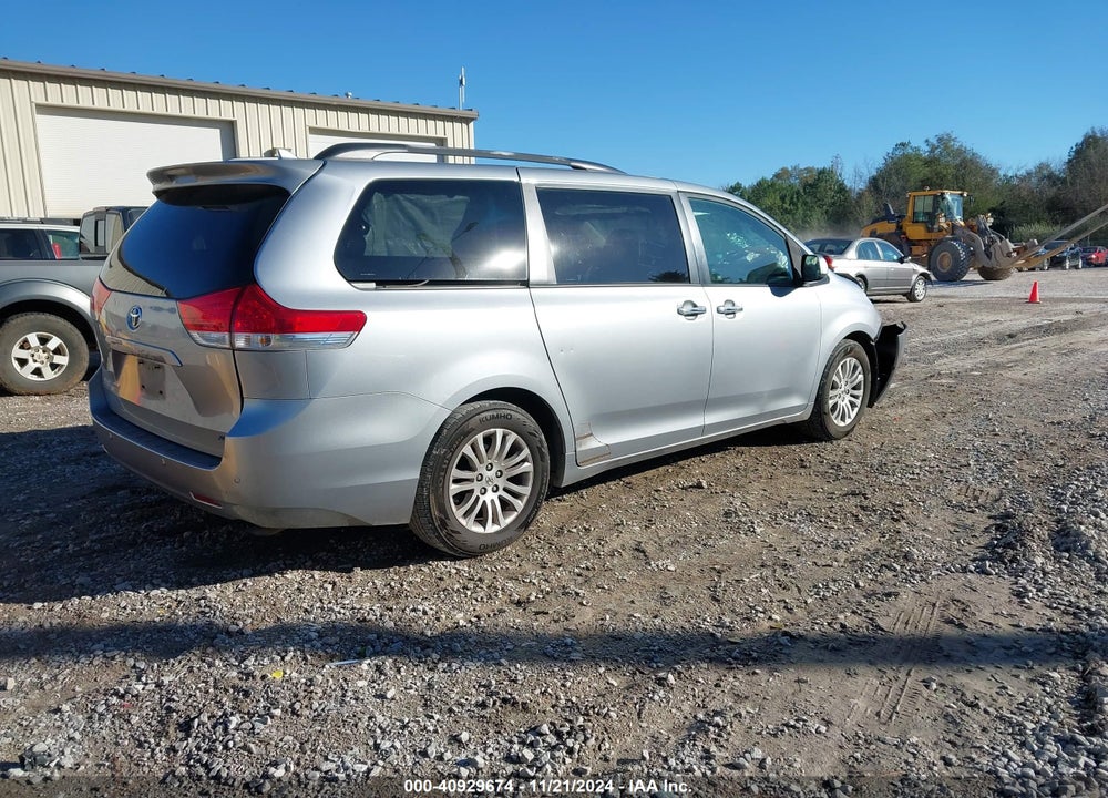 2011 TOYOTA SIENNA XLE LIMITED VIN: 5TDYK3DC0BS053221