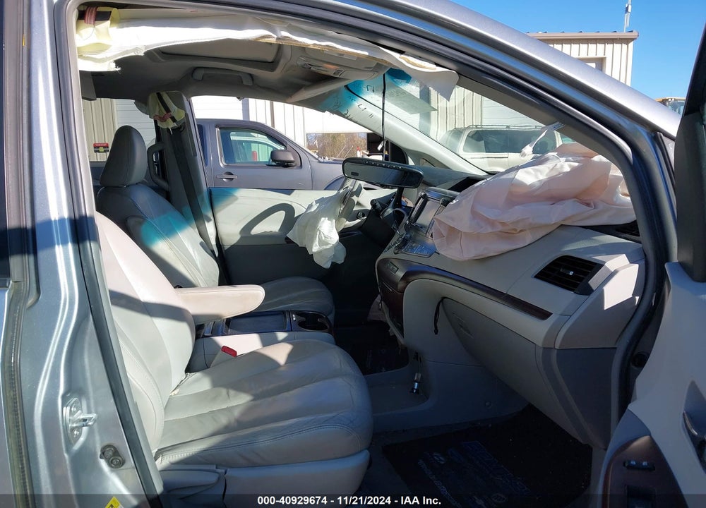 2011 TOYOTA SIENNA XLE LIMITED VIN: 5TDYK3DC0BS053221