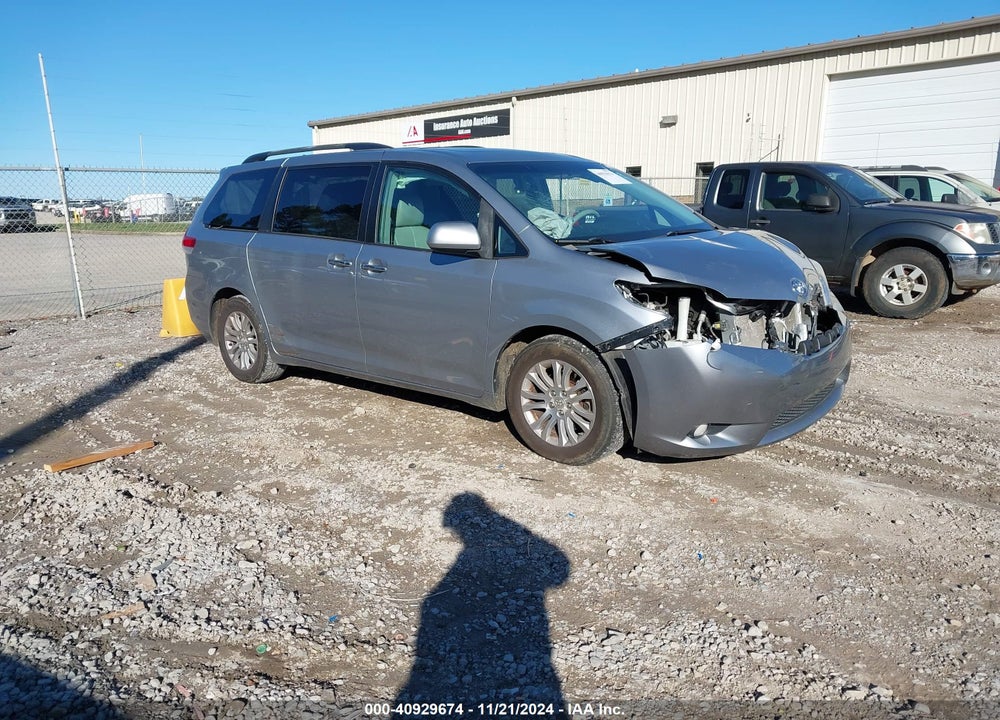 2011 TOYOTA SIENNA XLE LIMITED VIN: 5TDYK3DC0BS053221
