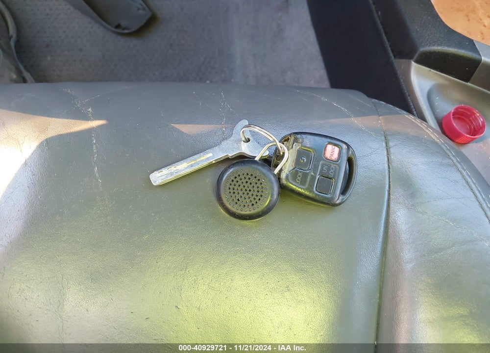 2004 LEXUS GX 470 VIN: JTJBT20X640052521