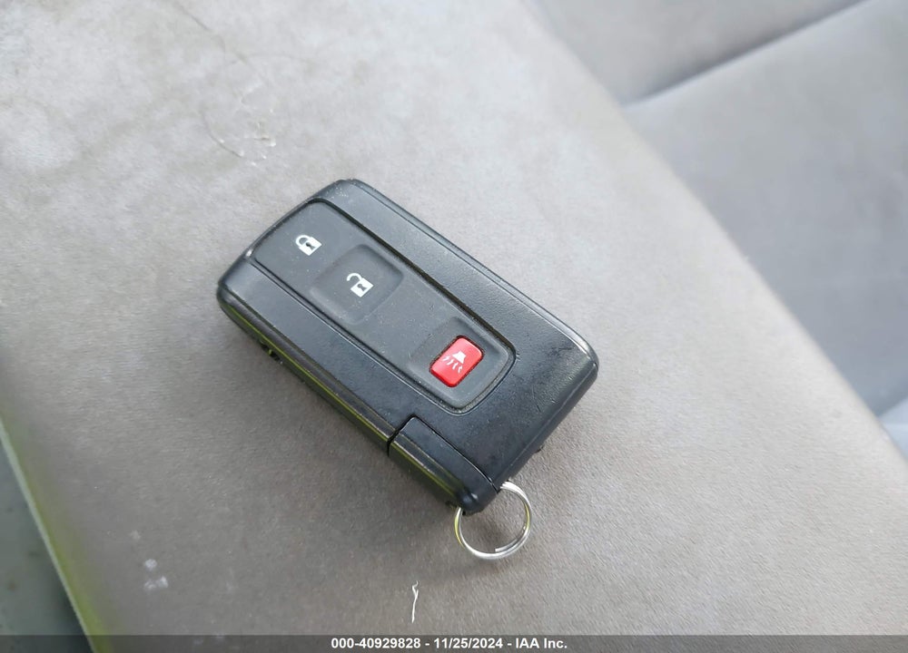 2005 TOYOTA PRIUS VIN: JTDKB20U753068741