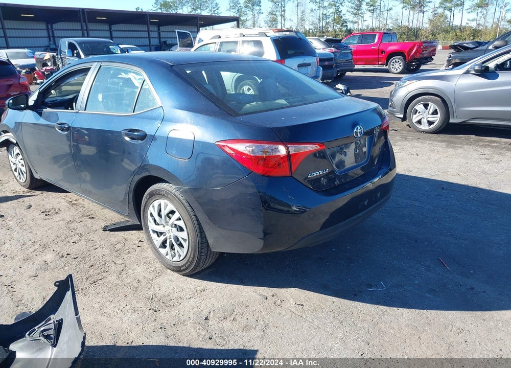 2017 TOYOTA COROLLA LE VIN: 5YFBURHE1HP683569