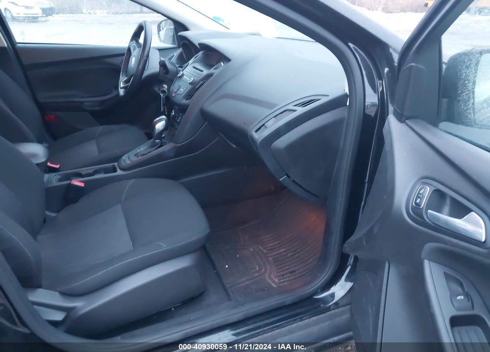 2015 FORD FOCUS SE VIN: 1FADP3F21FL382723