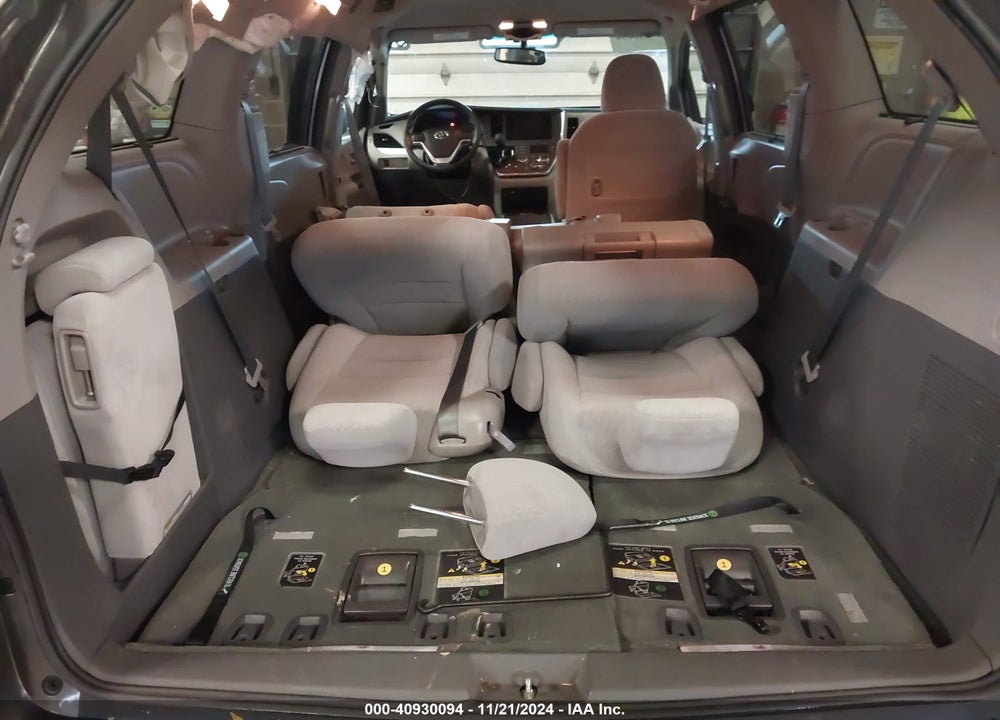 2017 TOYOTA SIENNA LE 8 PASSENGER VIN: 5TDKZ3DC4HS771963
