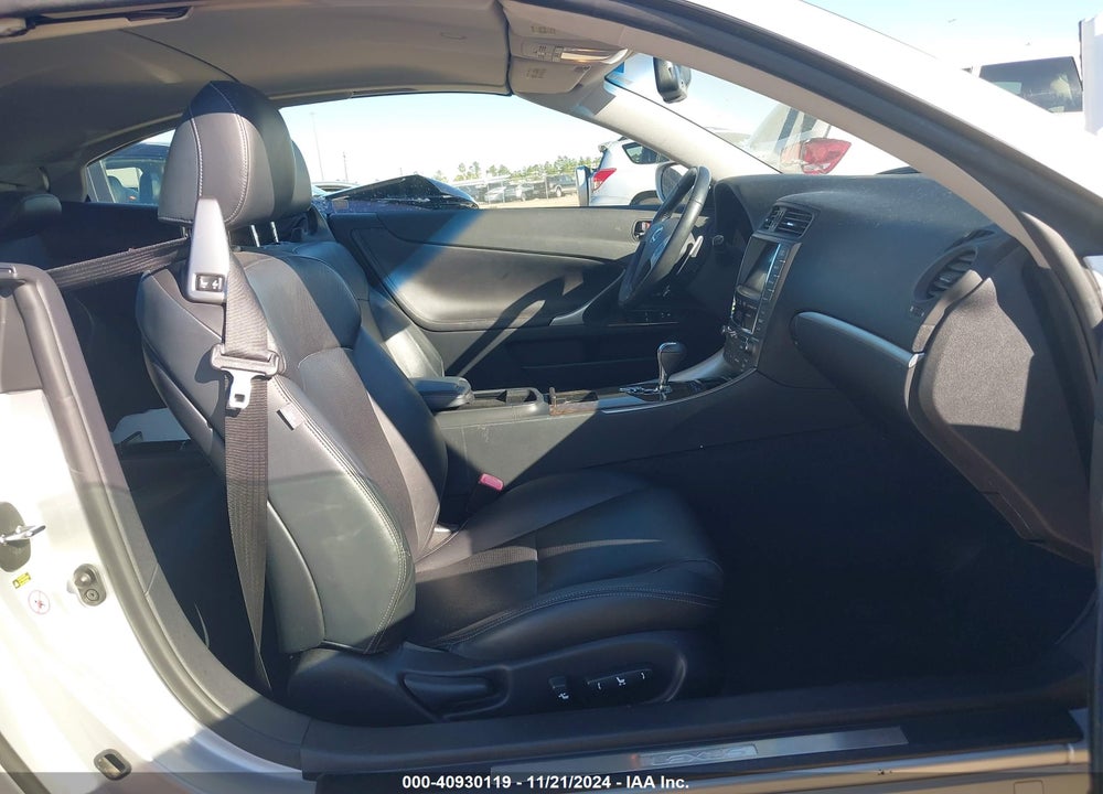 2011 LEXUS IS 350C VIN: JTHFE2C28B2507058
