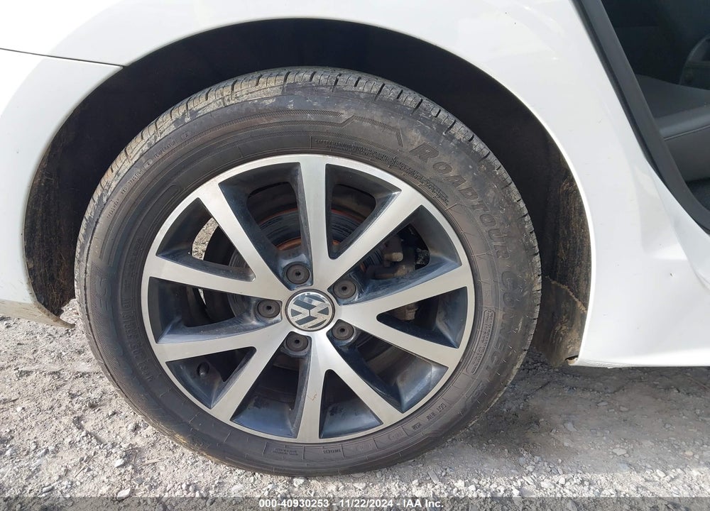 2017 VOLKSWAGEN JETTA VIN: 3VWDB7AJ0HM249531