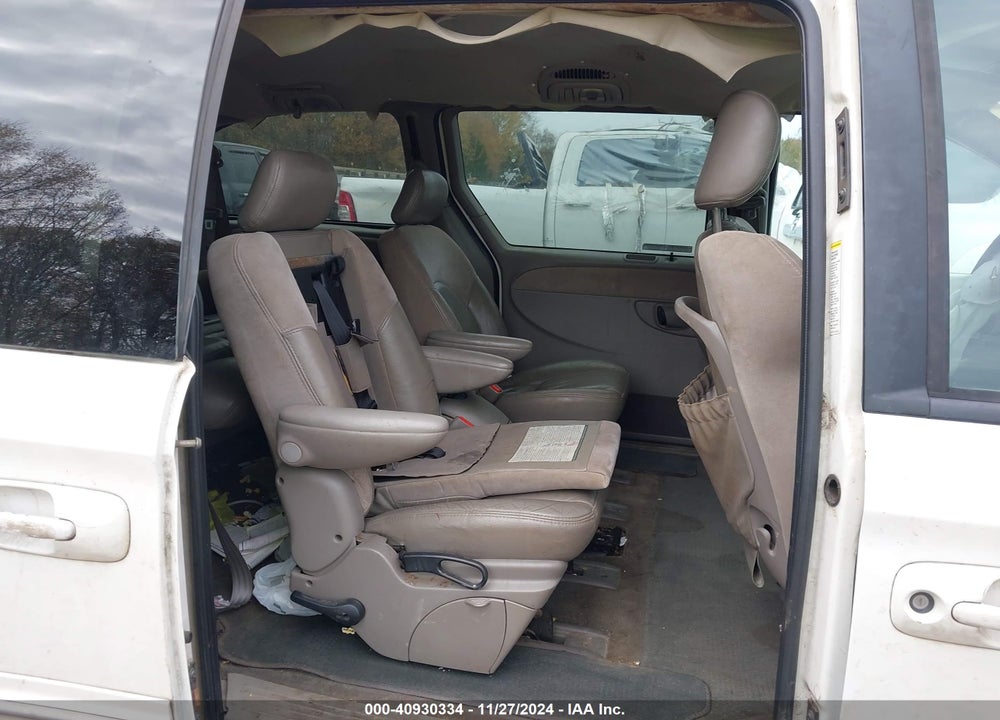 2001 CHRYSLER TOWN & COUNTRY LIMITED VIN: 2C8GP64LX1R1SS498