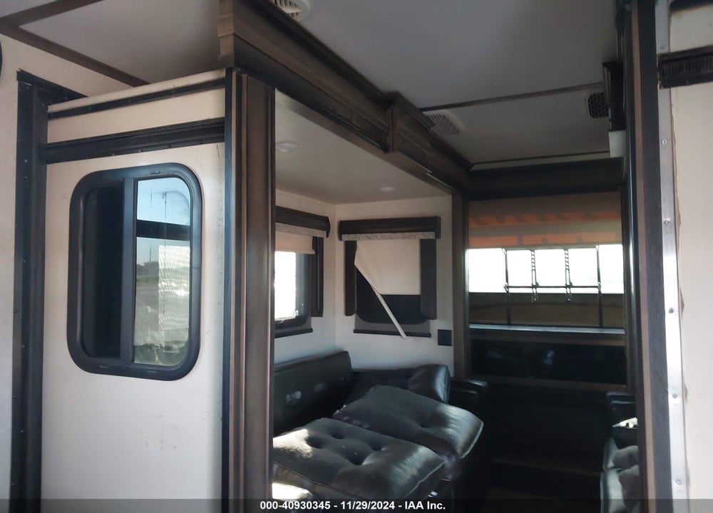 2019 KEYSTONE MONTANA 3761 FL VIN: 4YDF37627K4702747