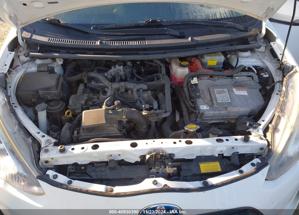2015 TOYOTA PRIUS C ONE VIN: JTDKDTB33F1585102