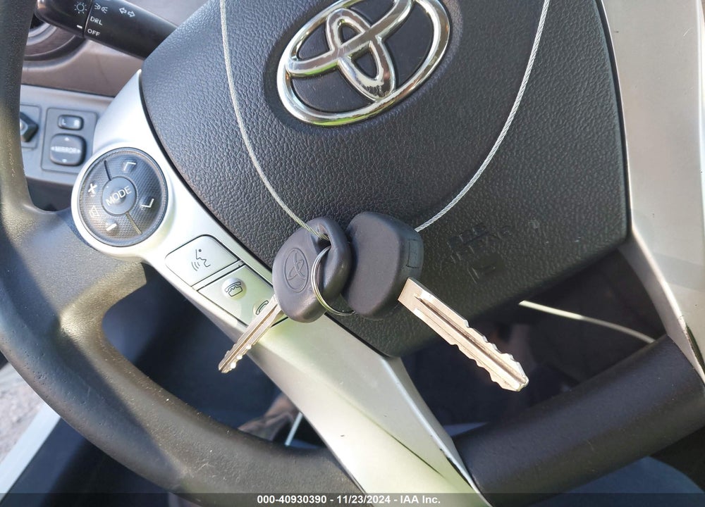 2015 TOYOTA PRIUS C ONE VIN: JTDKDTB33F1585102
