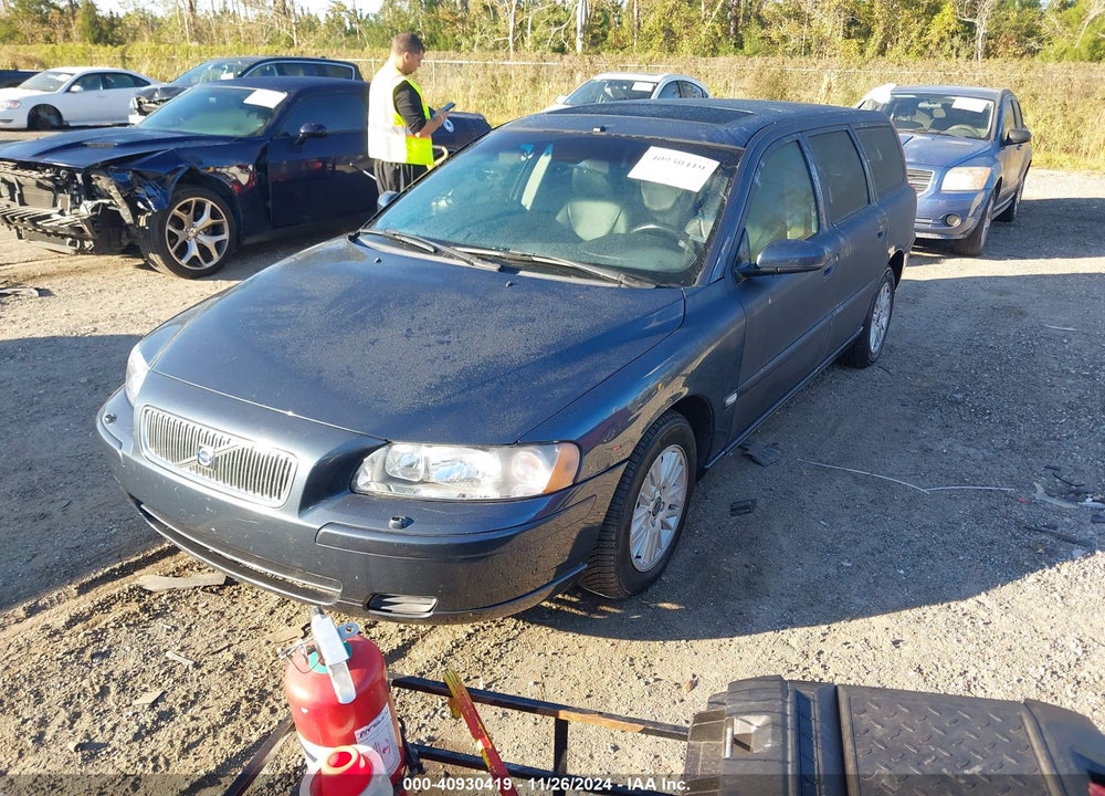 2005 VOLVO V70 2.4 VIN: YV1SW612851488636