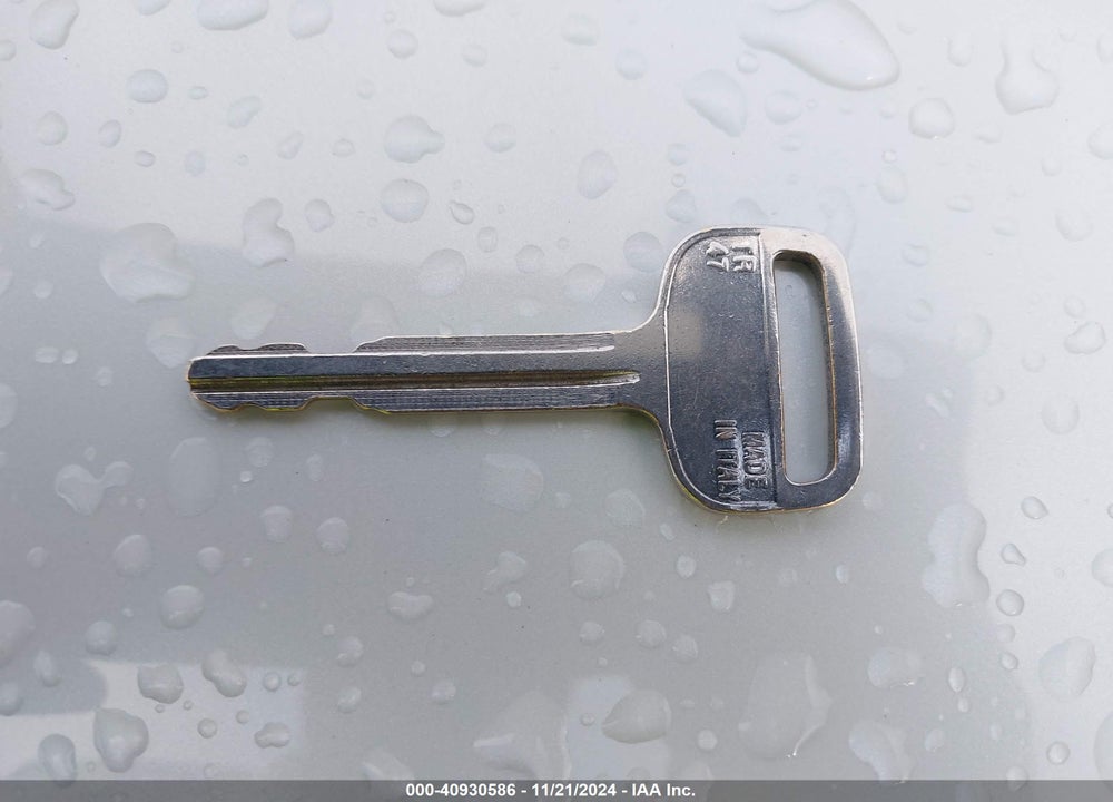 1998 TOYOTA CAMRY LE VIN: JT2BG22K5W0134003