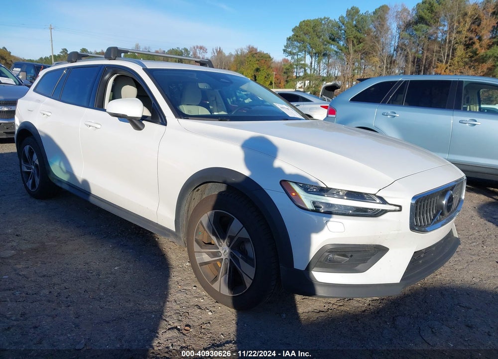 2023 VOLVO V60 CROSS COUNTRY B5 PLUS VIN: YV4L12WZ3P2107065