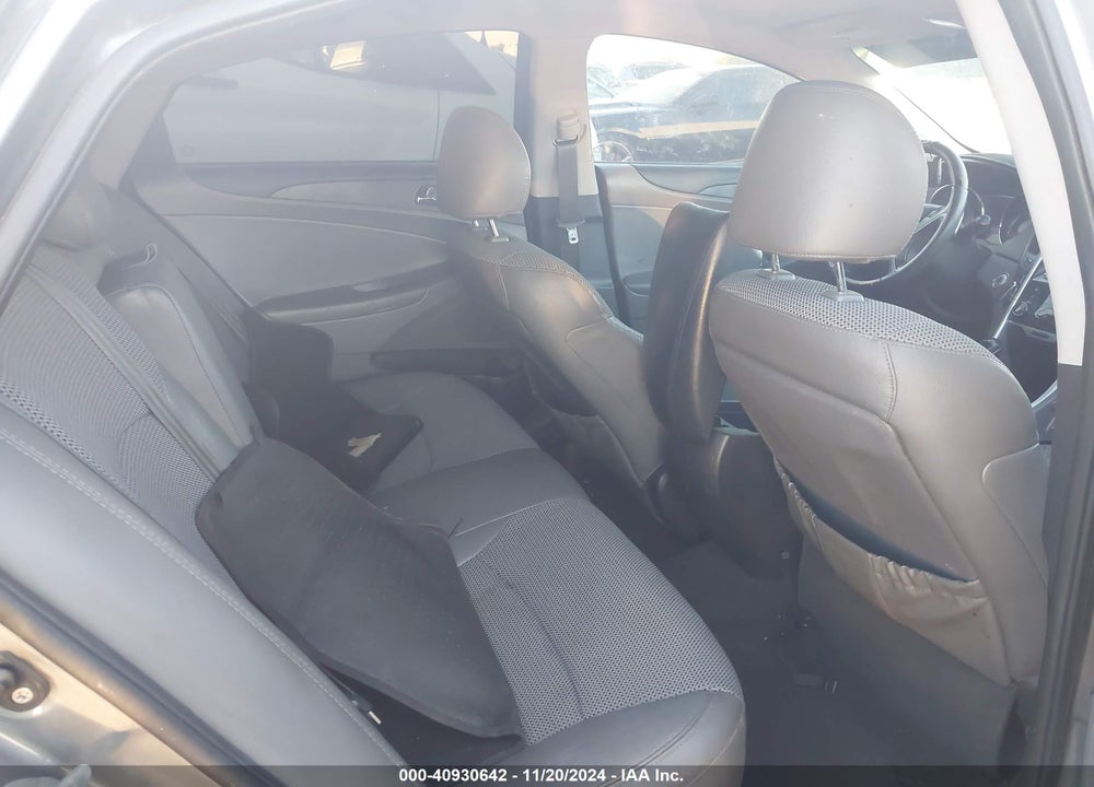2011 HYUNDAI SONATA VIN: 5NPEC4AC8BH088427