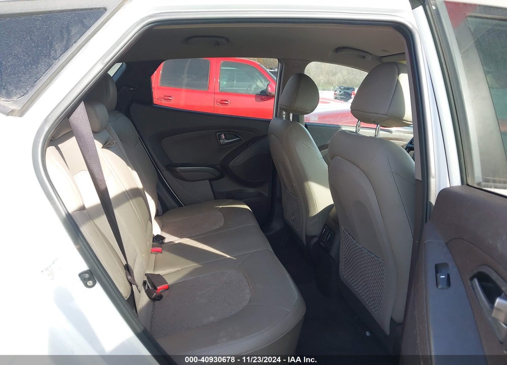 2014 HYUNDAI TUCSON SE VIN: KM8JUCAG0EU948738