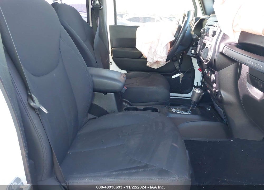2014 JEEP WRANGLER UNLIMITED SPORT VIN: 1C4BJWDG3EL295553