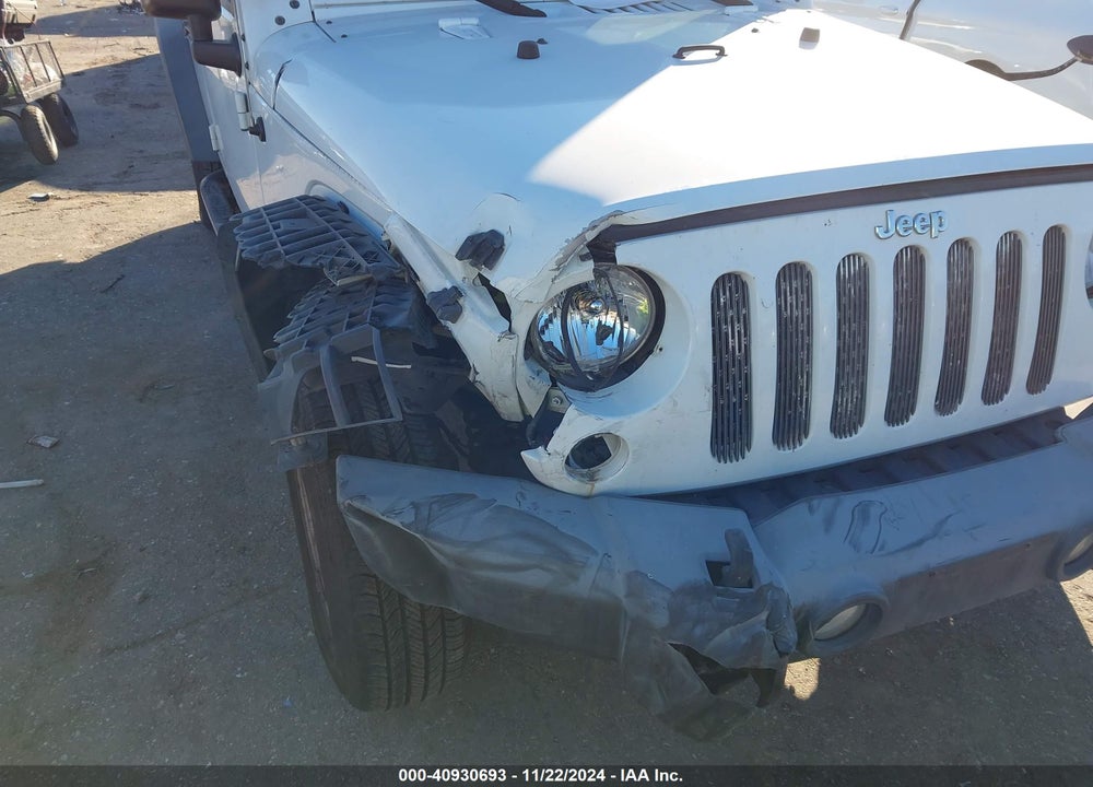 2014 JEEP WRANGLER UNLIMITED SPORT VIN: 1C4BJWDG3EL295553