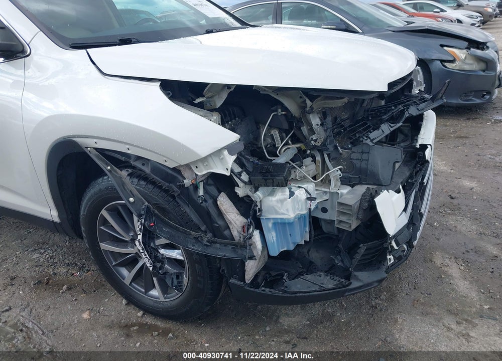 2019 TOYOTA HIGHLANDER XLE VIN: 5TDKZRFH7KS573543