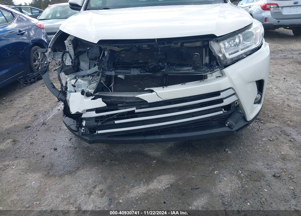 2019 TOYOTA HIGHLANDER XLE VIN: 5TDKZRFH7KS573543