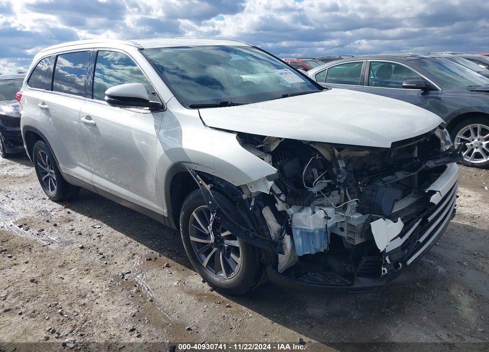 2019 TOYOTA HIGHLANDER XLE VIN: 5TDKZRFH7KS573543