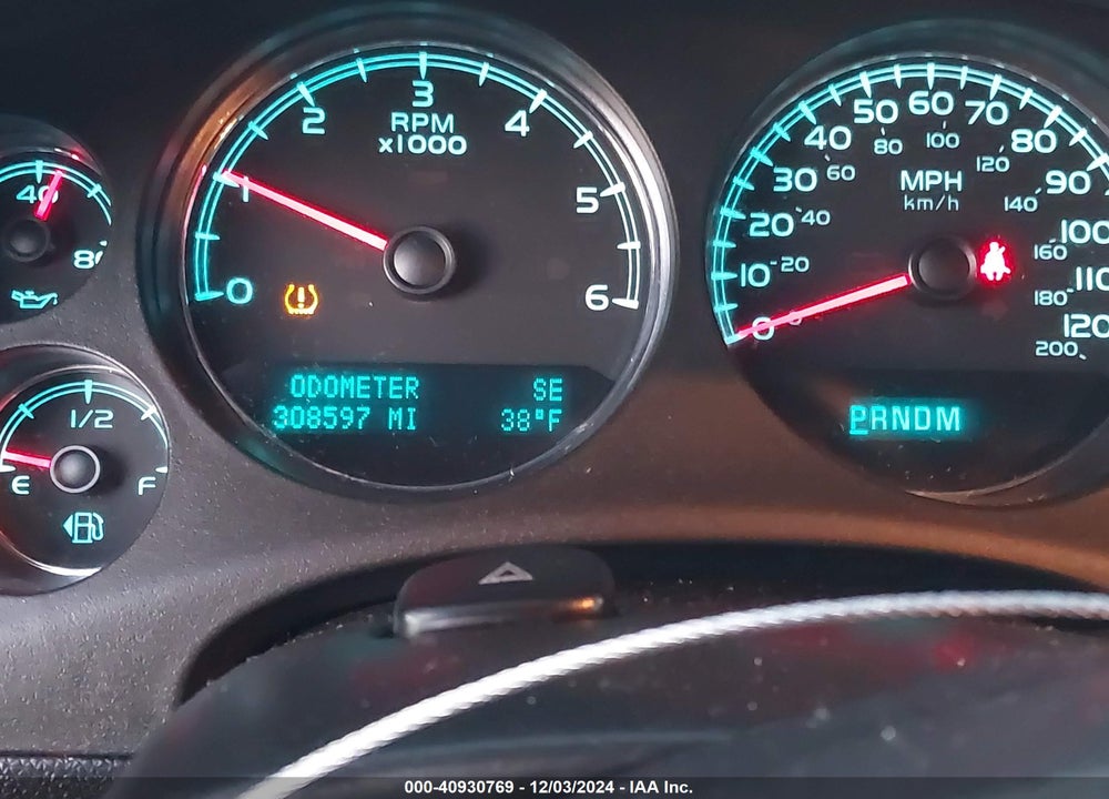 2010 CHEVROLET TAHOE LT VIN: 1GNMCBE37AR194876