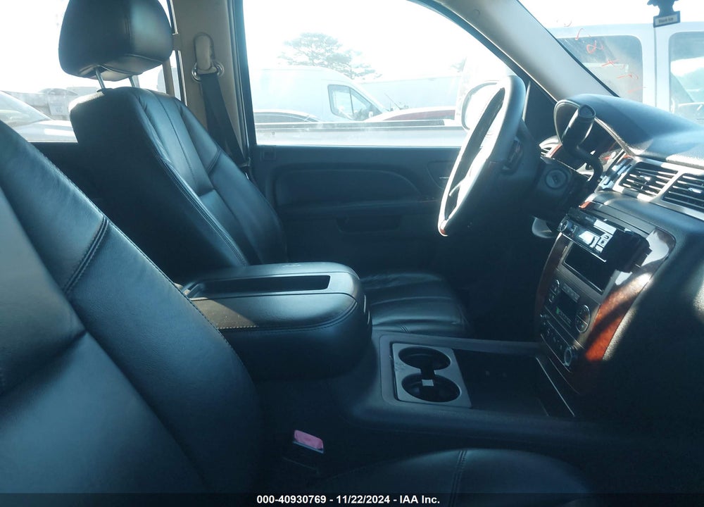 2010 CHEVROLET TAHOE LT VIN: 1GNMCBE37AR194876