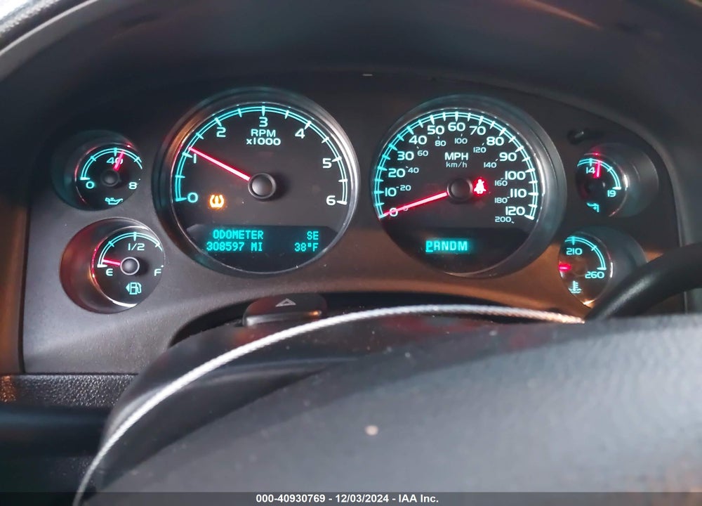 2010 CHEVROLET TAHOE LT VIN: 1GNMCBE37AR194876