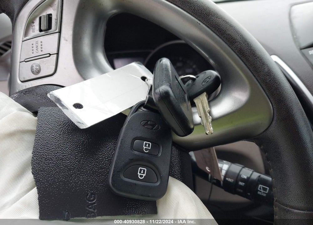2011 HYUNDAI TUCSON LIMITED VIN: KM8JUCAC8BU314411