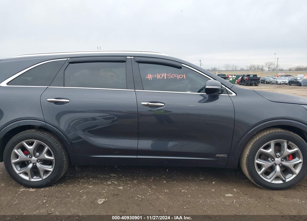 2018 KIA SORENTO 3.3L SX VIN: 5XYPKDA5XJG405563