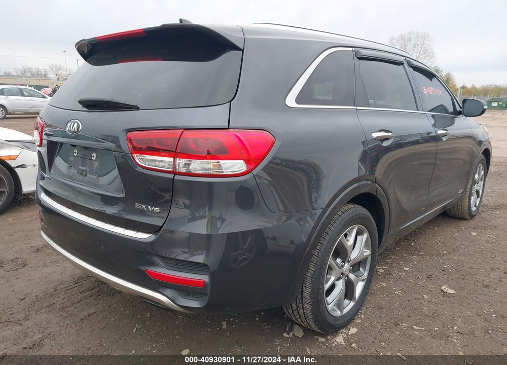 2018 KIA SORENTO 3.3L SX VIN: 5XYPKDA5XJG405563