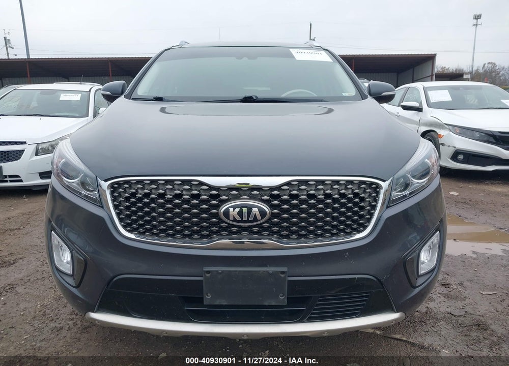 2018 KIA SORENTO 3.3L SX VIN: 5XYPKDA5XJG405563