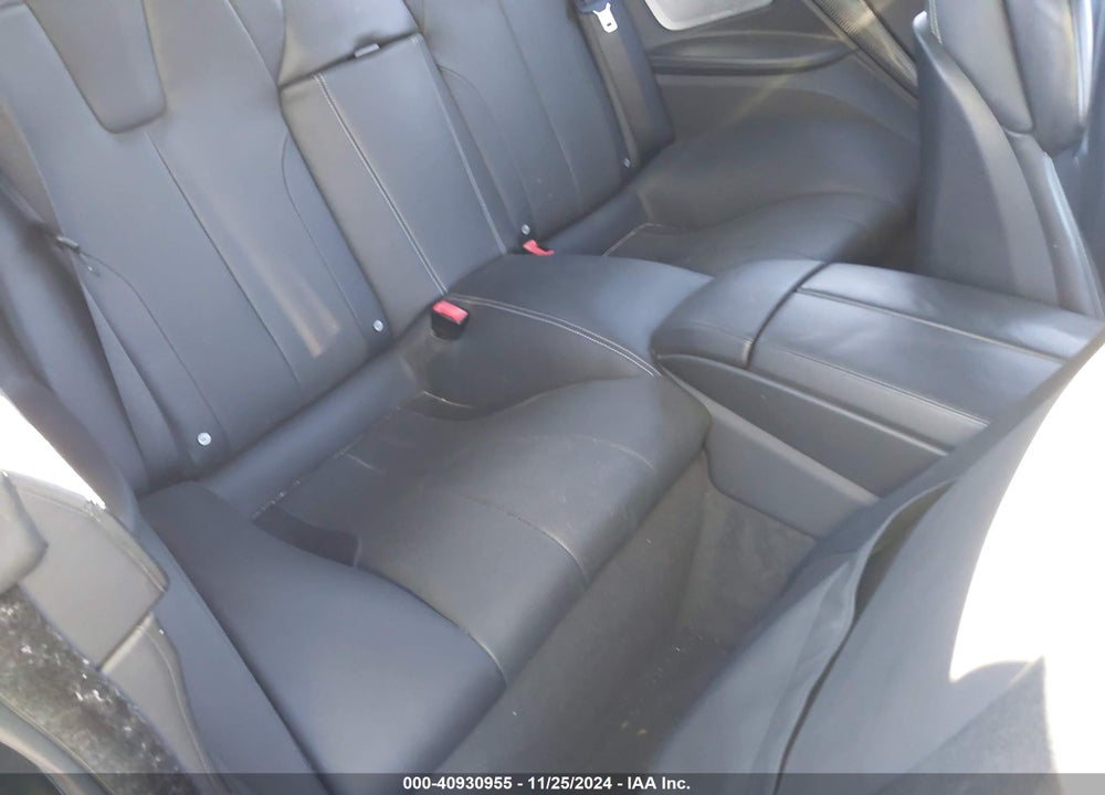 2013 BMW M6 VIN: WBSLZ9C54DDZ77907